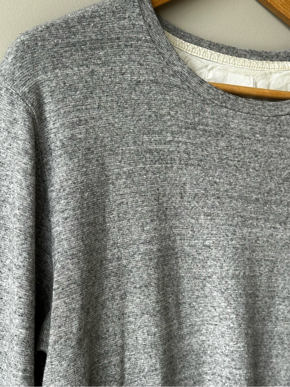 On the byas Gray Crewneck Sweater - Lightweight Pullover longer length - Picture 2 of 8